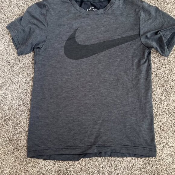 Boys Dri-Fit shirts (Youth L) - Picture 3 of 5